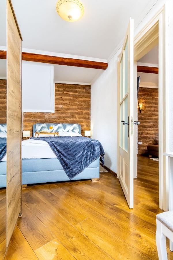 Zollus House Tvrda Apartment โอซีเยก ภายนอก รูปภาพ