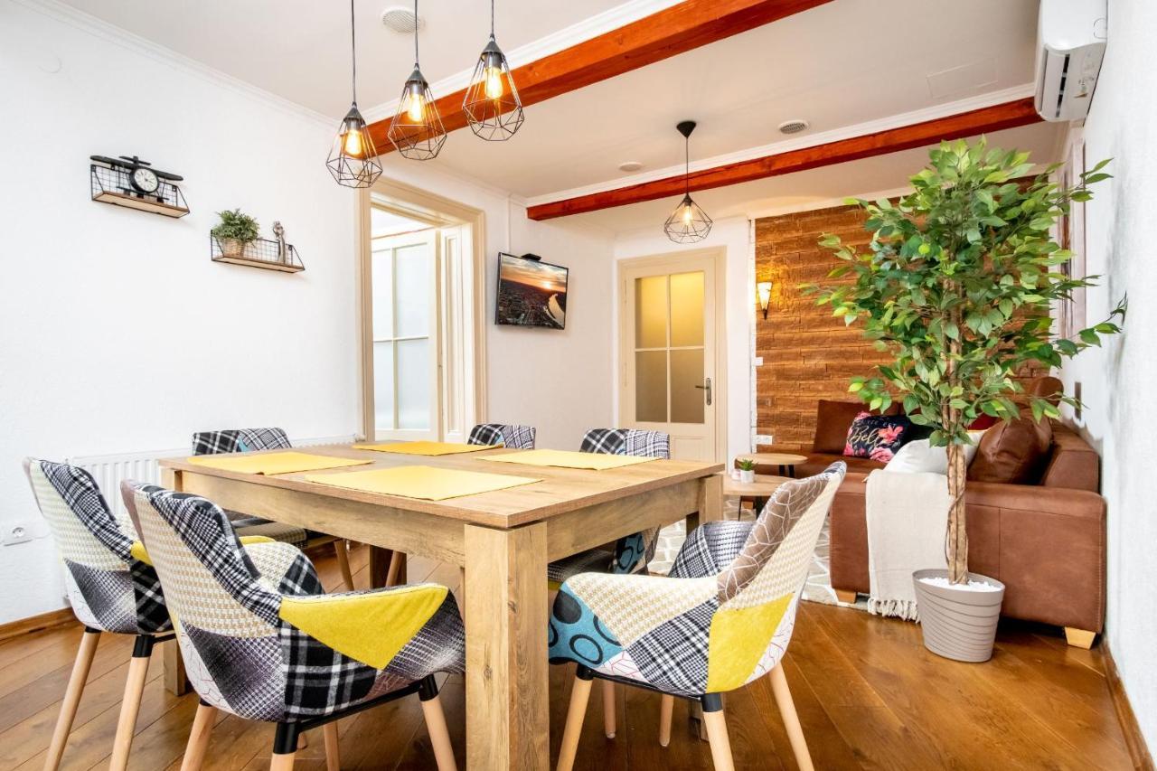Zollus House Tvrda Apartment โอซีเยก ภายนอก รูปภาพ